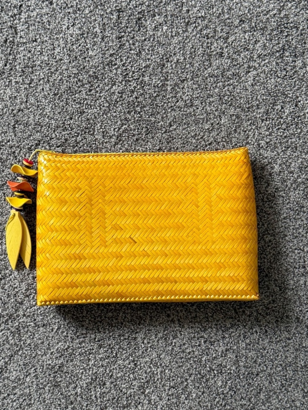 Bright Golden Yellow 1960s Straw Clutch True Vintage by Exclusively for VALERIE - Picture 3 of 8